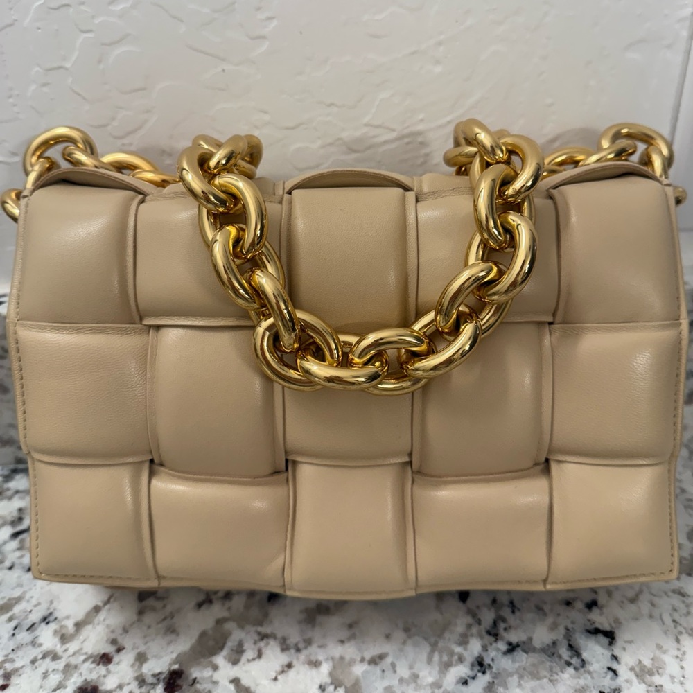 Authentic Bottega Veneta Cassette w/ Chain. Color: Almond!